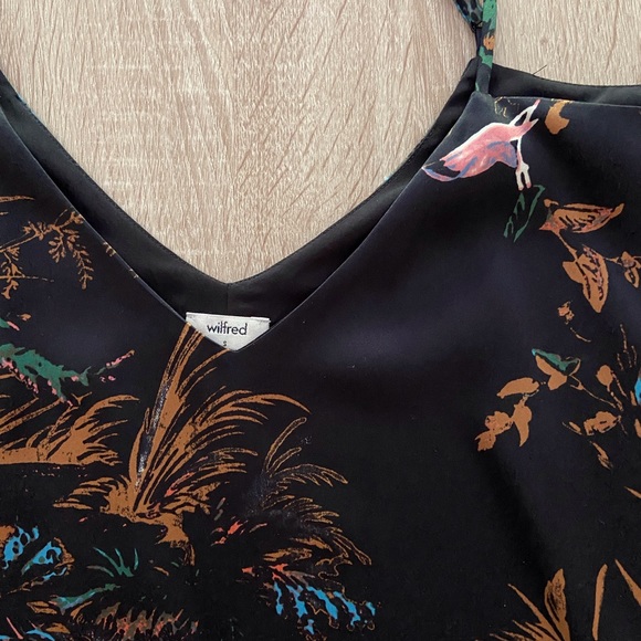 Beautiful 100% silk off the shoulder top from Wilfred - Picture 3 of 9